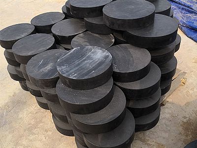 乐平市板式橡胶支座由若干层橡胶片与薄钢板经加压硫化
